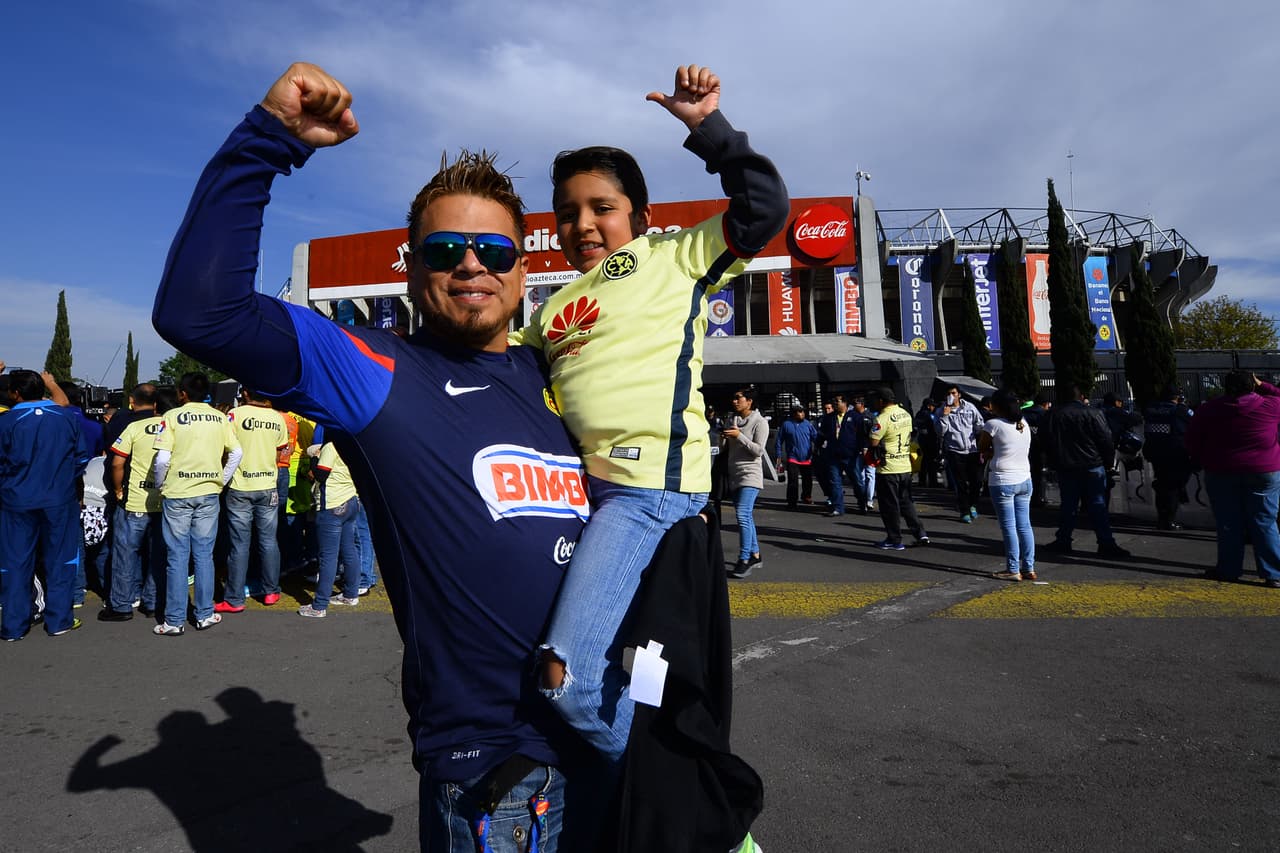 El colorido de la afición en la Jornada 1