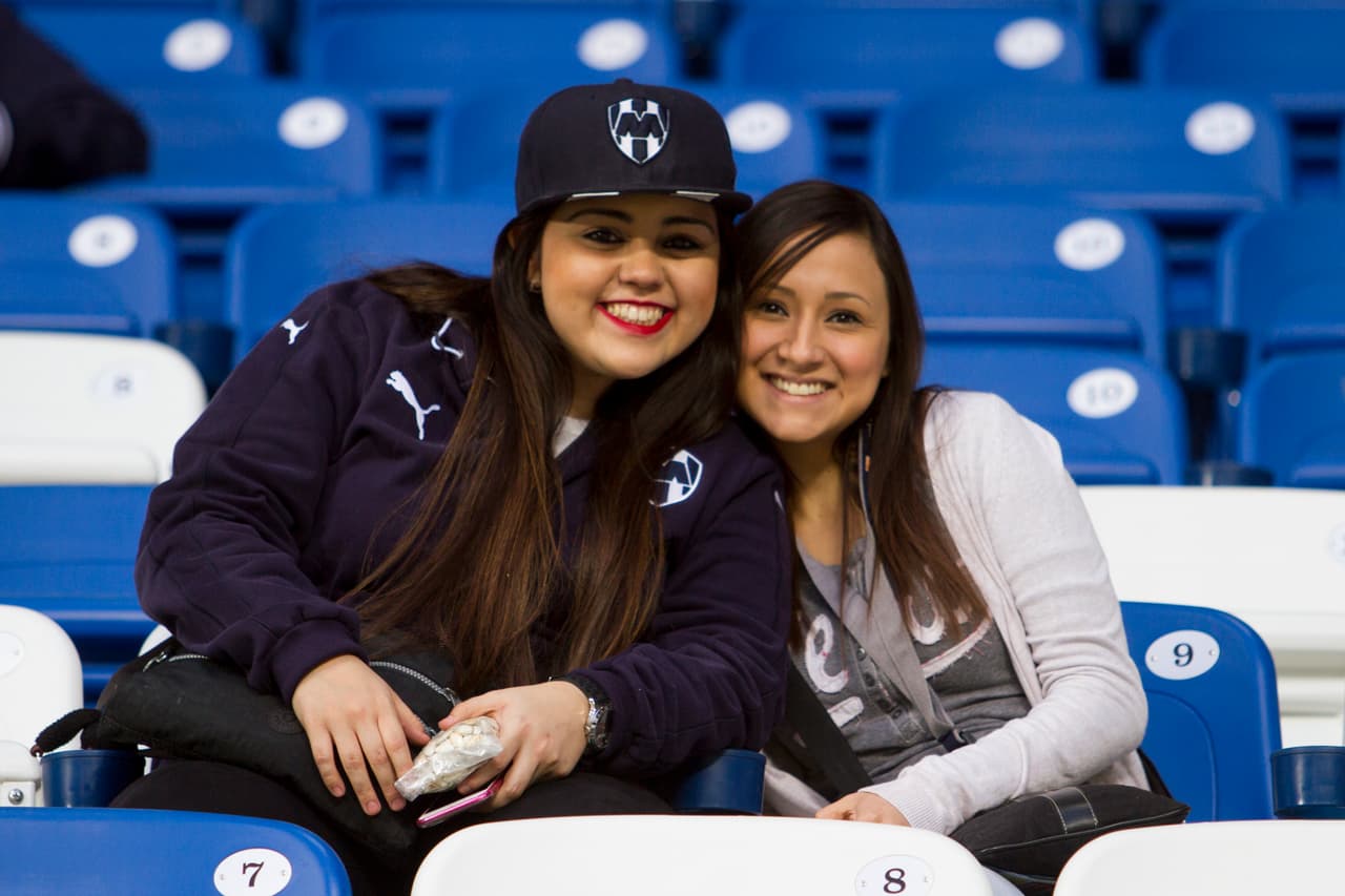 El colorido de la afición en la Jornada 1