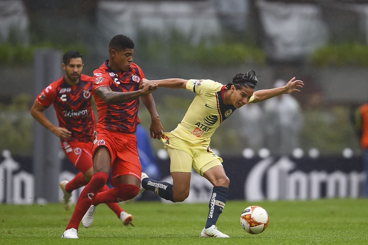Entre los titulares de América estuvo el juvenil Diego Lainez, que sumó minutos de juego tras la decepción en los Centroamericanos.