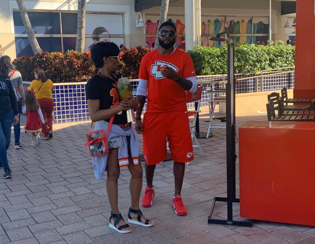Así se vive el color en el Hard Rock Stadium de Florida previo al partido entre San Francisco 49ers y Kansas City Chiefs.