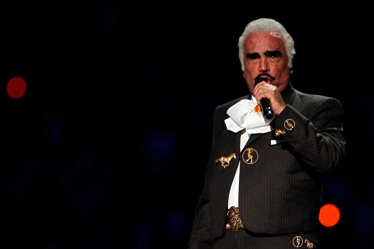 <b>Chivas de Guadalajara: </b>Vicente Fernández, cantante mexicano.