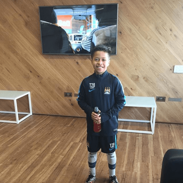 El pequeño Alejando Alcalá es considerado por muchos como el 'Messi mexicano' y ha deslumbrado a todos con sus videos en las redes sociales. Actualmente entrena con la selección Sub-15 gracias a sus actuaciones con el Stockton TLJ FC Rebels. Además se han probado en el Barcelona y Manchester City.