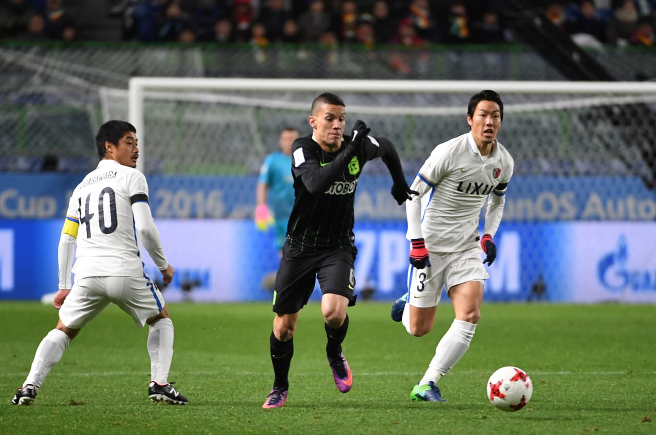 Uribe estuvo en el equipo de Atlético Nacional que finalizó de tercero en el Mundial de Clubes de 2016, donde también estuvo el América de México.