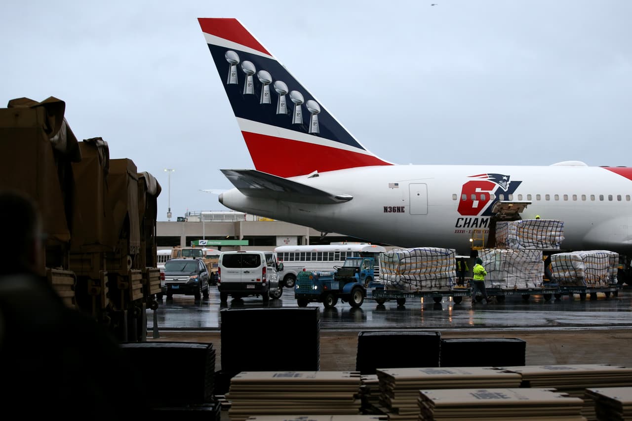 Hace un par de días, los Patriots, único equipo de la NFL con avión propio, apoyaron al gobierno de Estados Unidos, principalmente al estado de Boston con material de alta calidad proveniente de China.