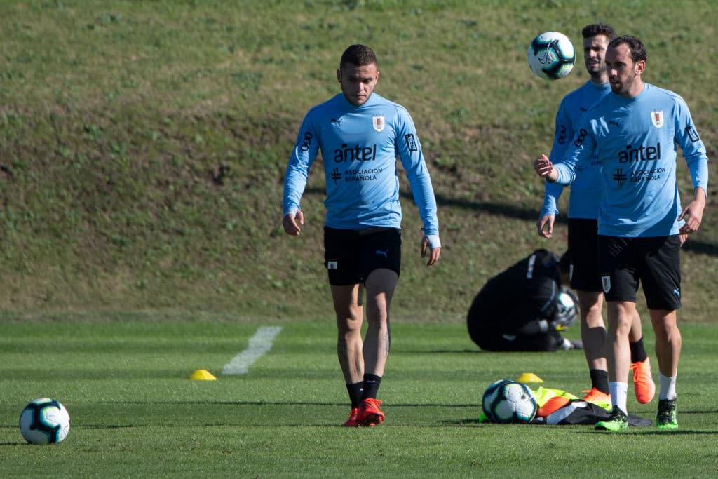 Cagliari confirma positivo de Diego Godín por Covid-19