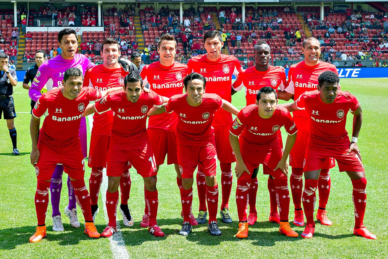 Toluca sorprende al ubicarse en el penúltimo lugar de la lista con un valor de 22.3 millones de billetes verdes, aunque el equipo escarlata hizo varias contrataciones no fueron de muchos dólares.