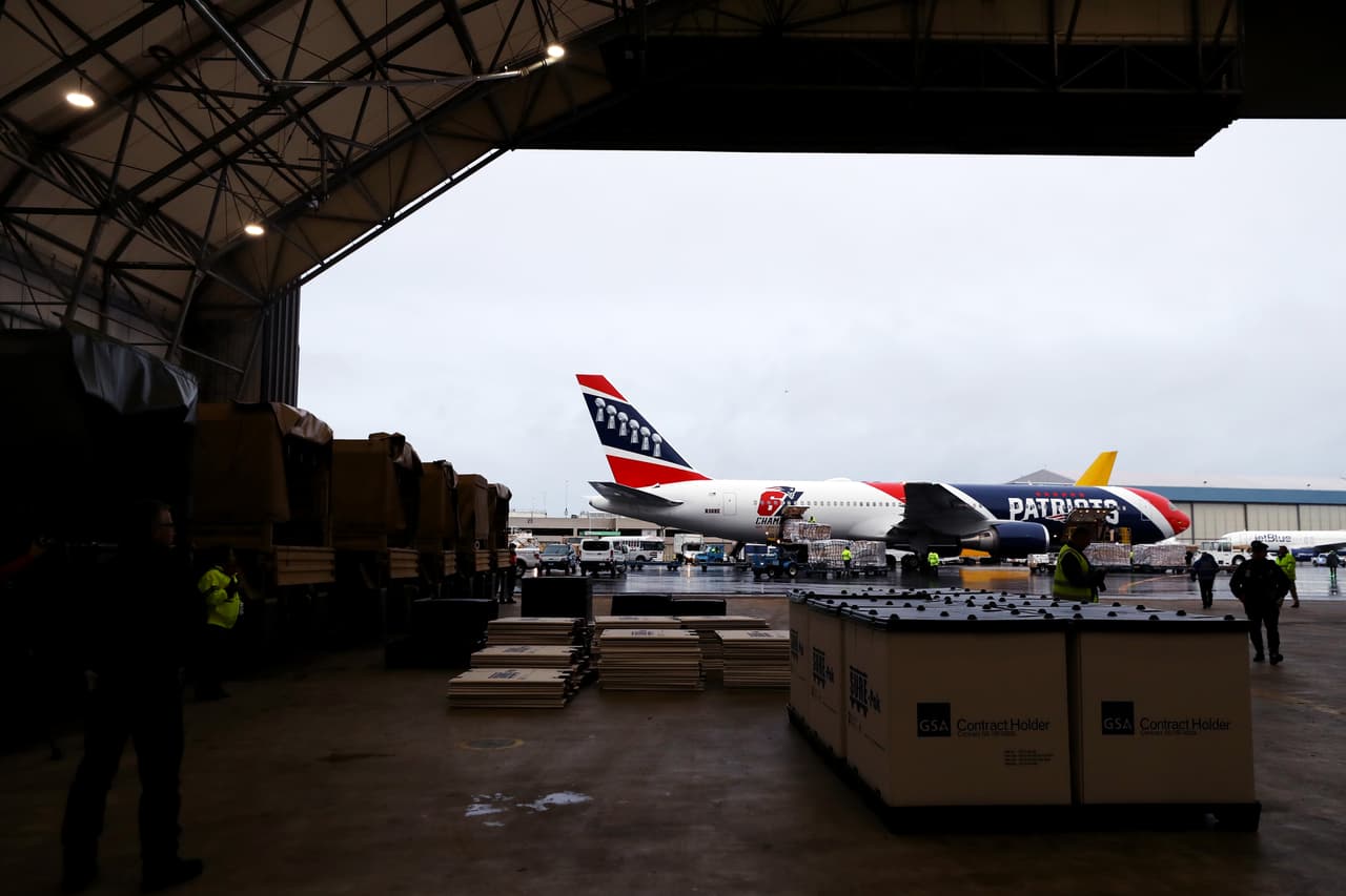 Hace un par de días, los Patriots, único equipo de la NFL con avión propio, apoyaron al gobierno de Estados Unidos, principalmente al estado de Boston con material de alta calidad proveniente de China.