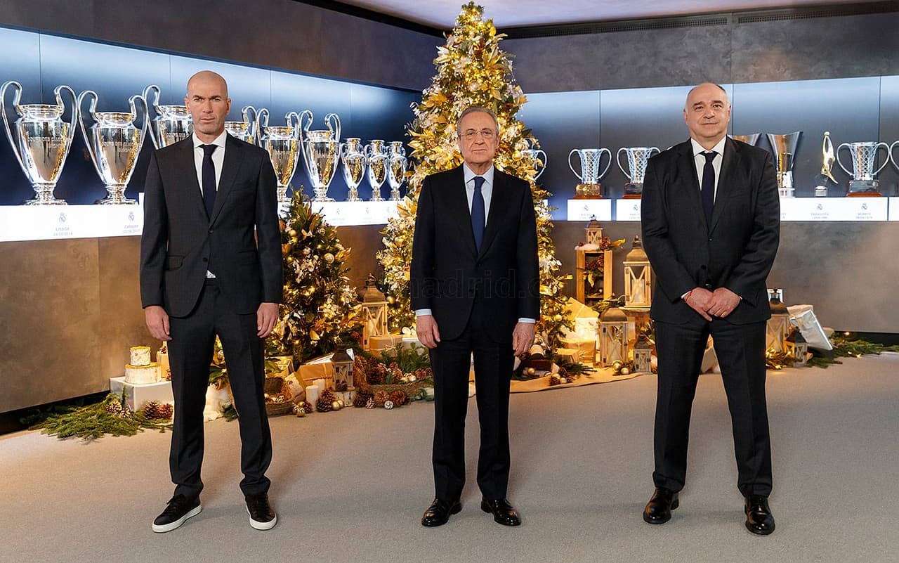 “Desde el Real Madrid queremos enviaros, en estos días tan especiales y en estos momentos difíciles, un mensaje de cariño, solidaridad y esperanza. Nuestros mejores deseos para que recuperemos la normalidad en este año nuevo 2021 y podamos compartir juntos muchos éxitos”, expresó Florentino Pérez.