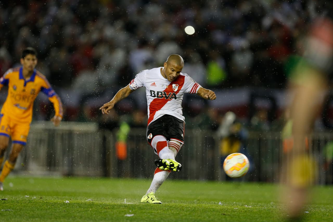 El encuentro resultó rudo durante los 90 minutos, 180 si sumamos los disputados en el Estadio Universitario.