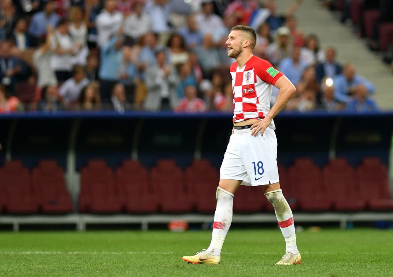 Desde España se comenta que el delantero croata Ante Rebic tendría casi listo un arreglo con el Sevilla para continuar allí su carrera.