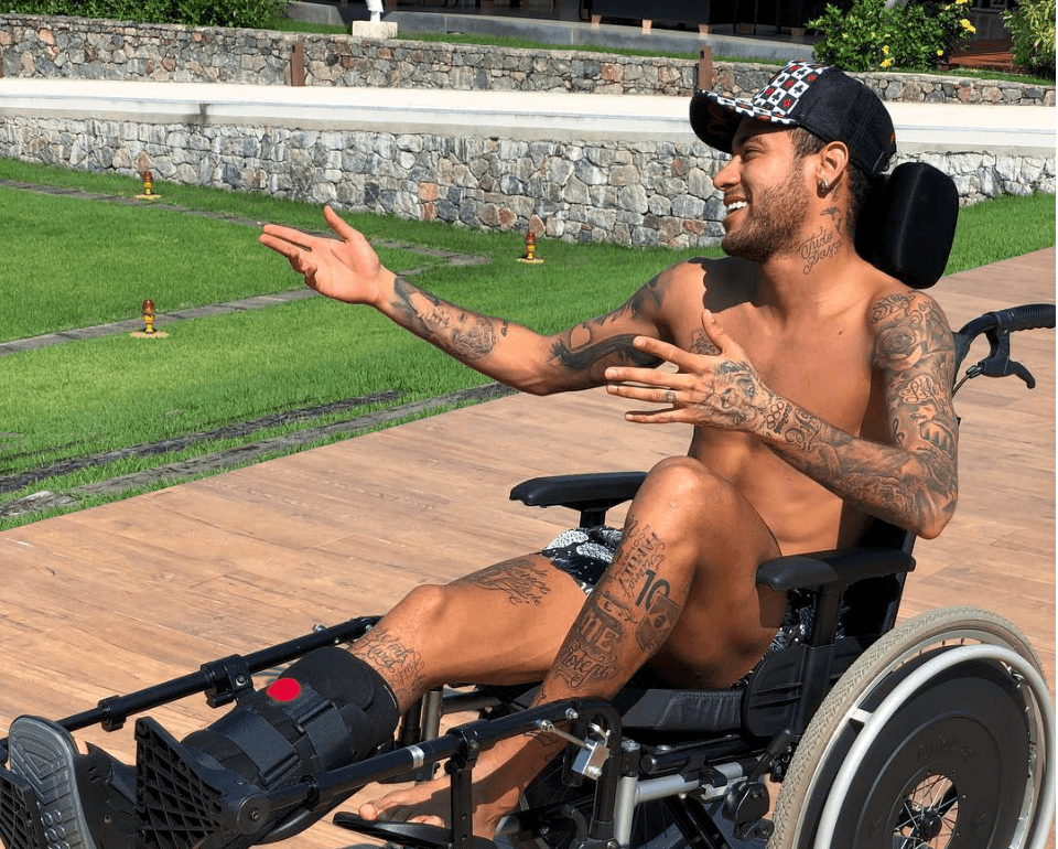 Neymar generó gran polémica por dedicatoria Stephen Hawking