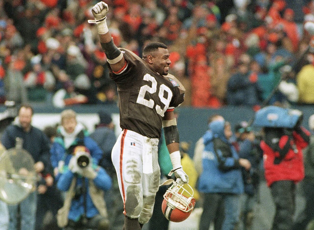 <b>Safety: ERIC TURNER (Browns, 1991-95)</b>
<br>Turner fue el mejor jugador defensivo en el mejor equipo defensivo de la temporada 1994. Turner registró nueve robos de balón en la NFL para un equipo de los Browns que permitió sólo 204 puntos y alcanzó la Ronda Divisional de los playoffs. También fue llamado al Pro Bowl y tuvo los honores del primer equipo All-Pro esa campaña. Turner fue la selección global #2 en el Draft 1991, que es inusualmente alto para un profundo.