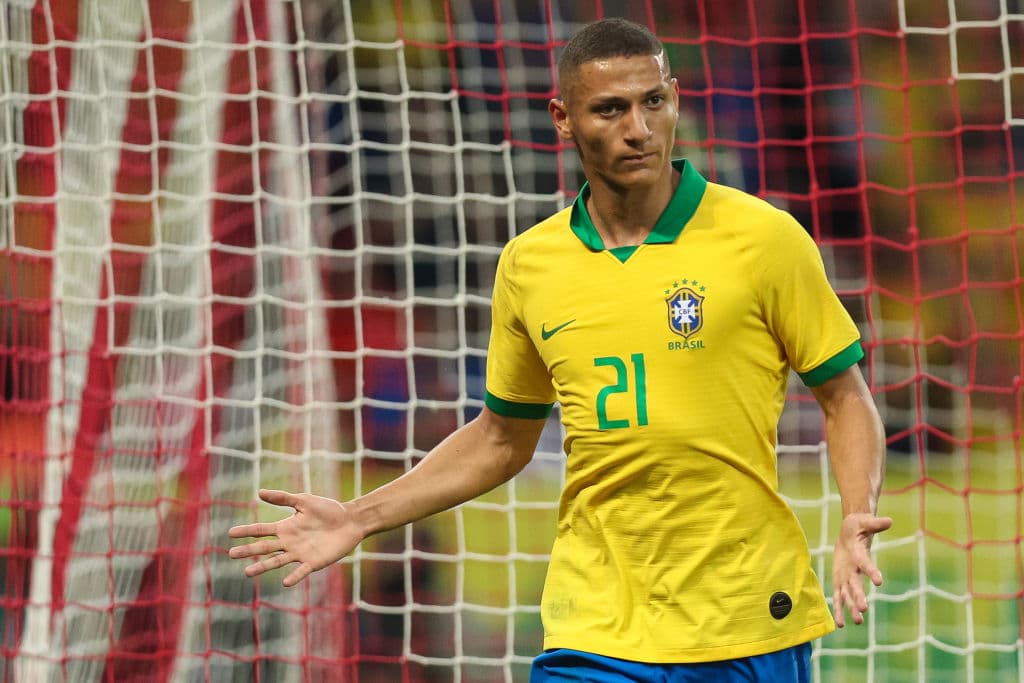 Y a los 70 minutos, para cerrar cuentas definitivas, Richarlison marcó el 7-0 para coronar una apabullante victoria de la Canarinha.