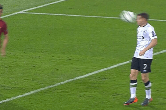 James Milner fue protagonista en el partido de clasificación de Liverpool contra Roma, en el segundo gol, que fue autogol suyo, en la derrota 4-2 en el juego de vuelta de semifinal en Champions.