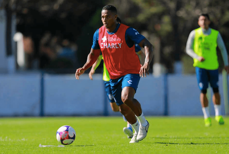 Antonio Valencia ya entrena con Querétaro