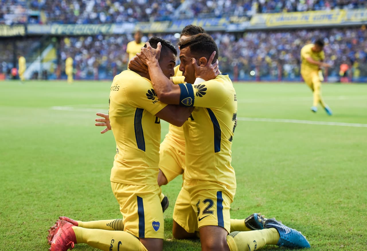 La garra de Nández ajustó a la perfección en un club con grandes futbolistas como Ramón Ábila, Darío Benedetto y Carlitos Tévez.