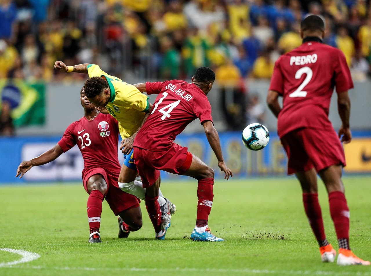 El partido, disputado en el Mané Garrincha de Brasilia, ya estaba 2-0 cuando al minuto 21 Neymar cayó derribado un hombre de Catar.