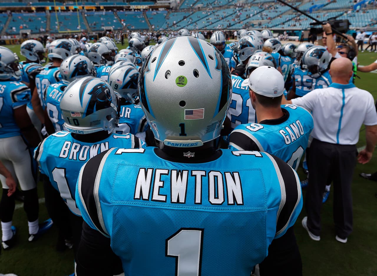 19. Carolina Panthers - $1.56 mil millones de dólares.