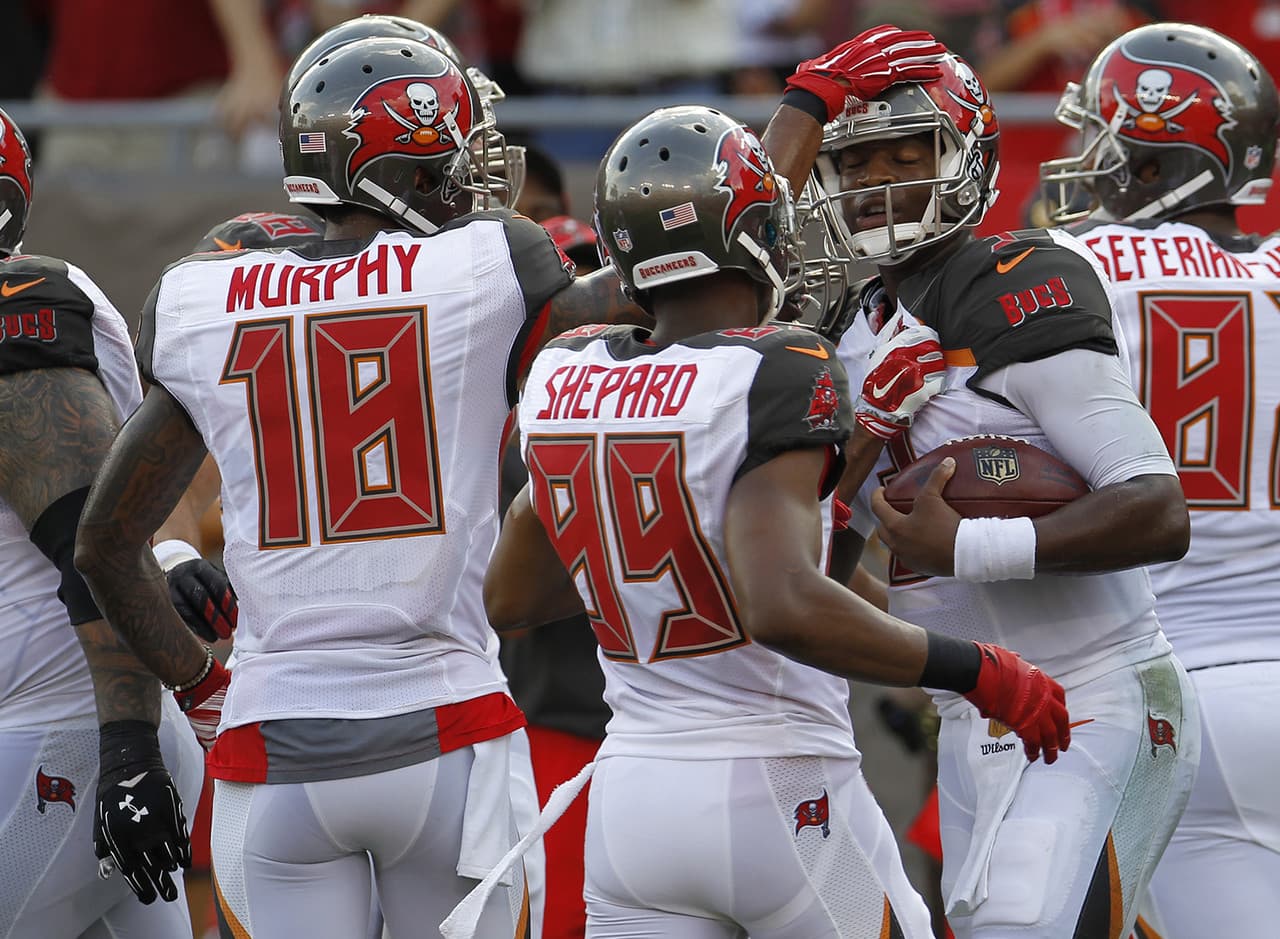 24. Tampa Bay Buccaneers - $1.51 mil millones de dólares.