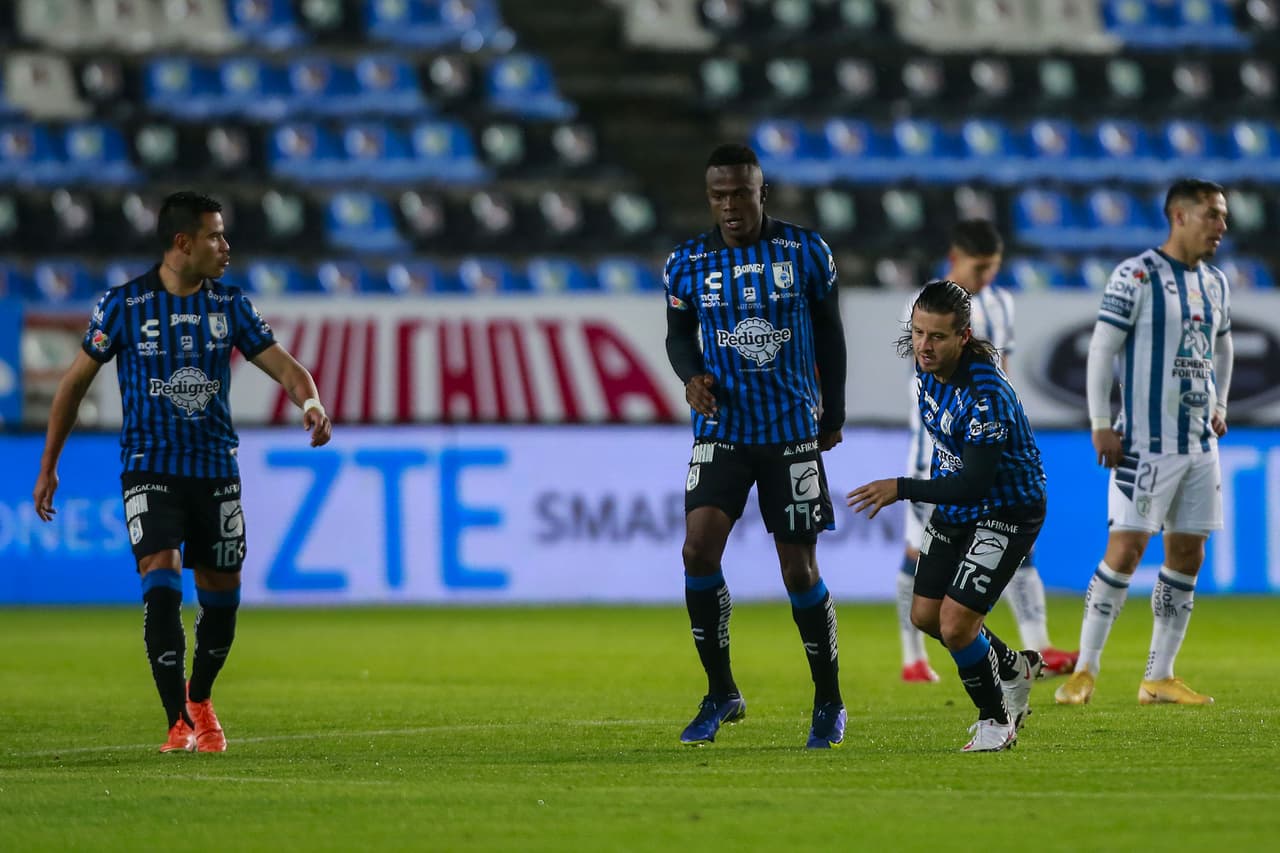Los Tuzos se fueron con ventaja al descanso tras los tantos de Nicolás Ibáñez y Luis Chávez, pero Ángel Sepúlveda rescató el empate para los Gallos; José Angulo había adelantado a los visitantes.
