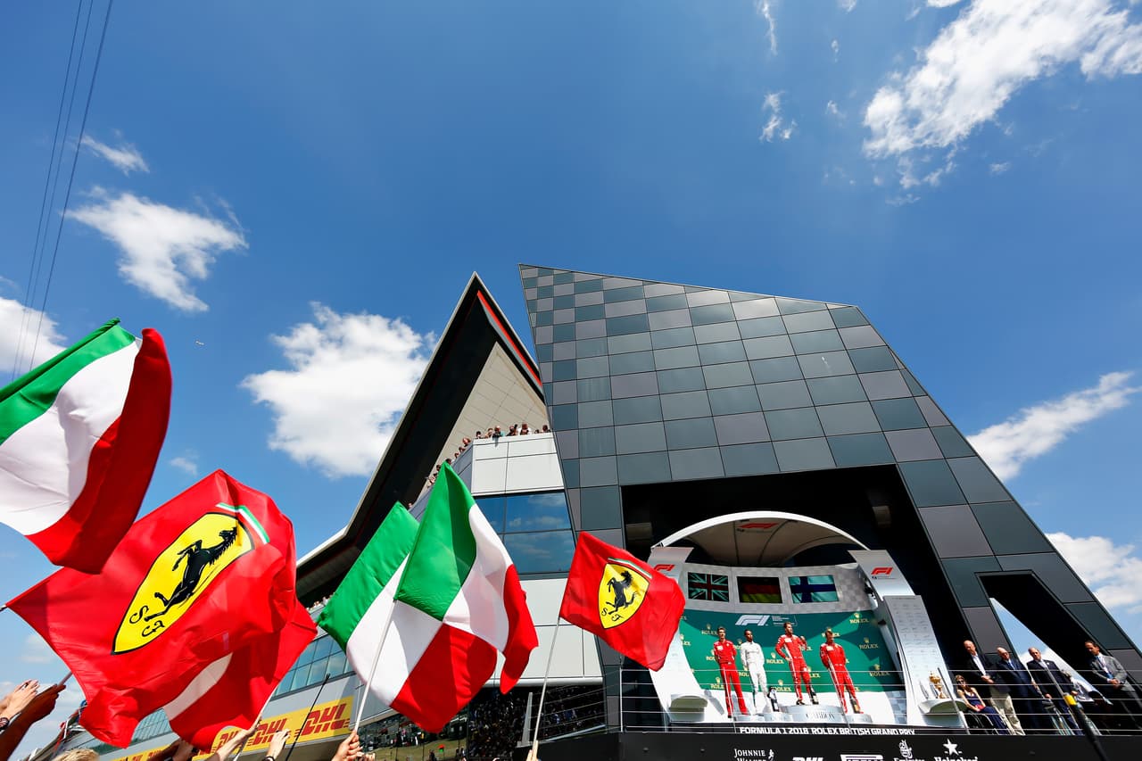 Ferrari suma 18 victorias en el Gran Premio de la Gran Bretaña, 15 en Silverstone, dos en Brands Hatch (1976 y 1978) y una en Aintree (1961).