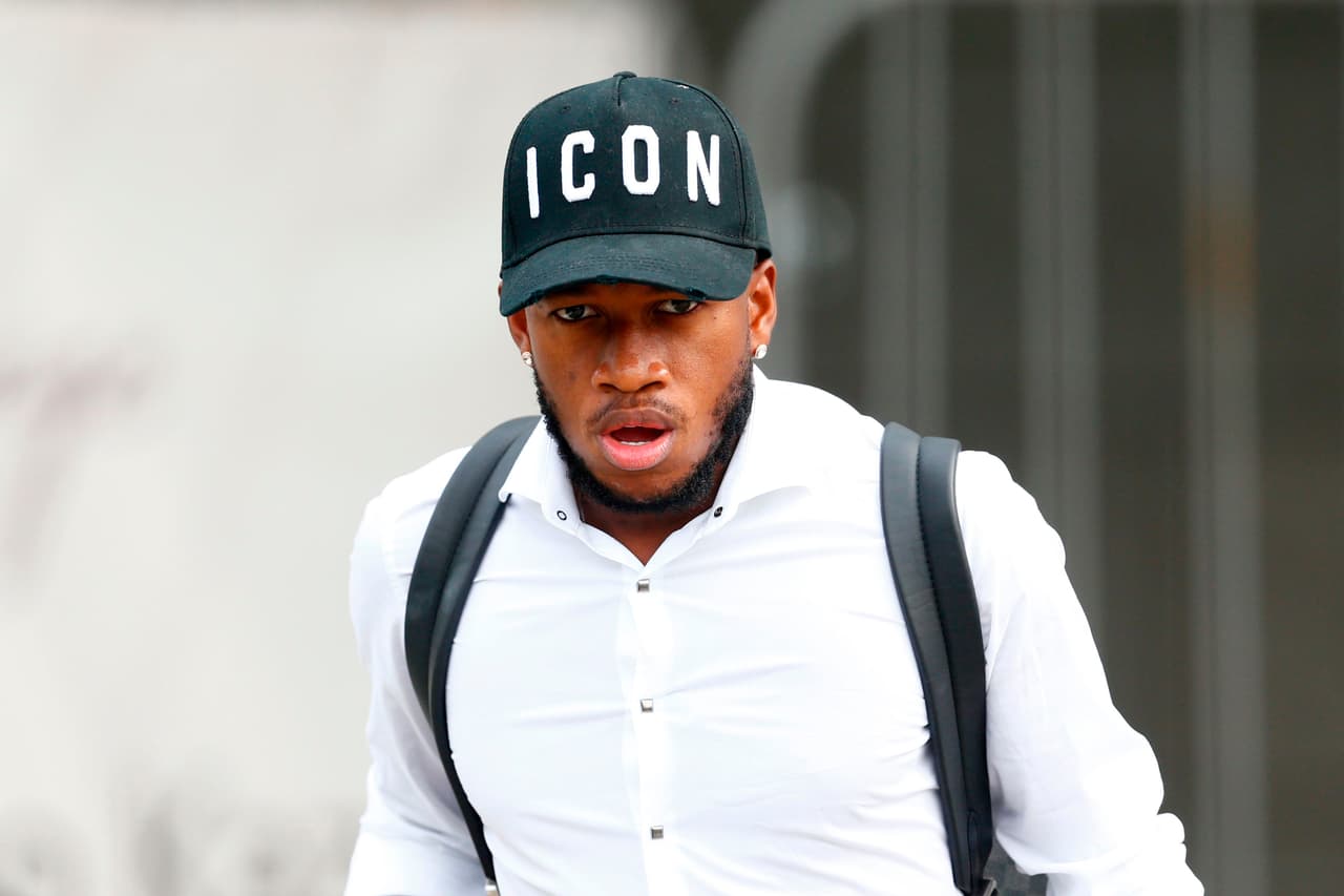 Fred también dejaba el hotel con cara de pocos amigos. Desilucionado.