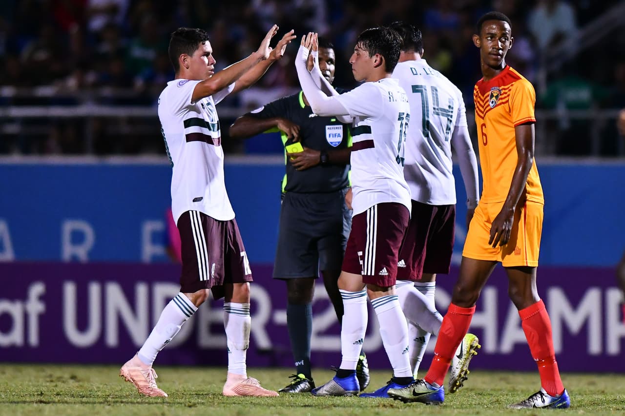 José Macías, a los 71 minutos, en jugada dentro del área, firmó el 6-0 en una goliza inmisericorde ante una selección granadina que si bien es cierto que no compitió, nunca bajó los brazos.