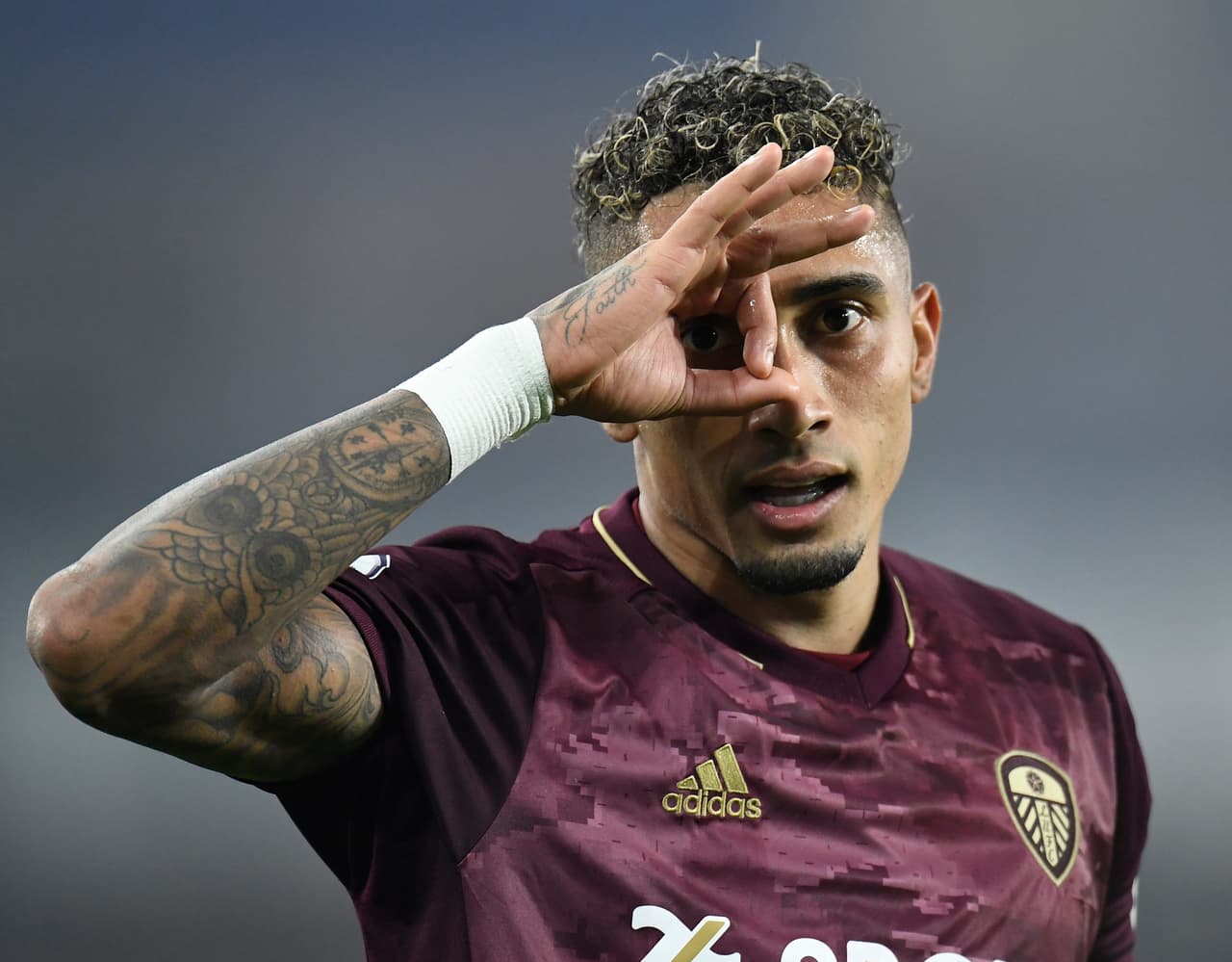 Leeds llegó a un acuerdo con el Barcelona para que Raphinha vaya al club catalán.