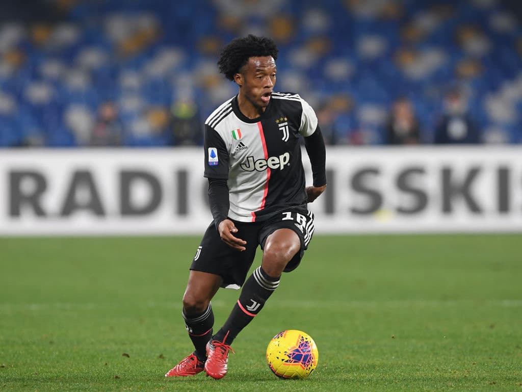 Nelson Gallego es el nombre de la persona que descubrió el talento del volante, y también se encargó de que este llegara a tener éxito.