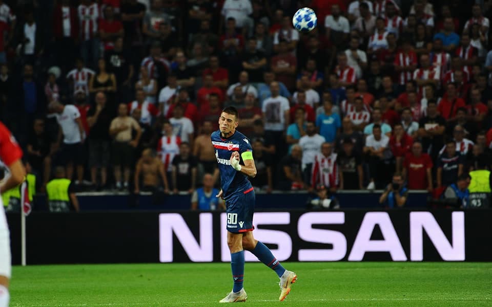 La primera mitad fue muy tensa, muy trabada, un juego de mucho nerviosismo por todo lo que había en juego y porque no había mucho margen de maniobra para ambos clubes.