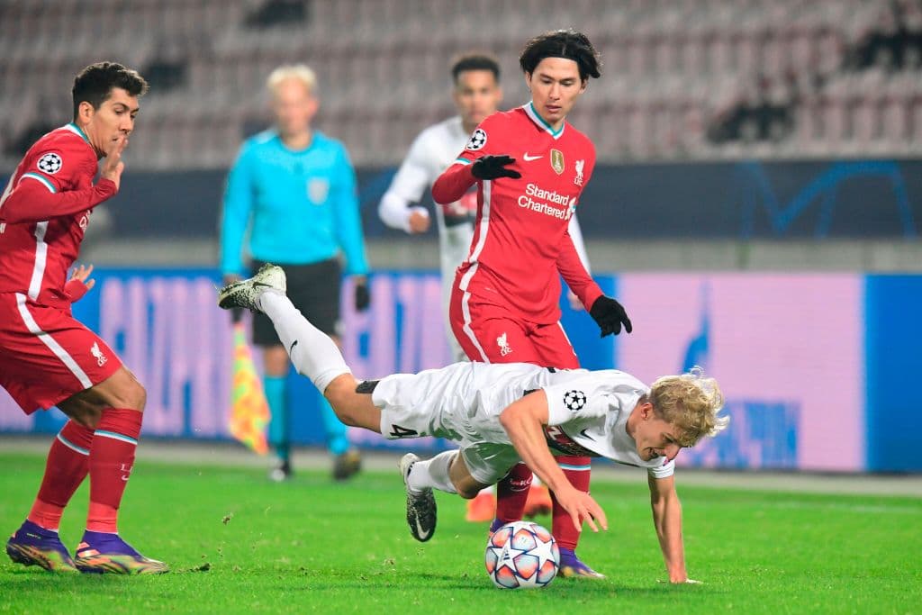 Salah (1’) adelantó con gol de vestidor y Scholz (62’) igualó el marcador luego de cobrar una pena máxima. El conjunto danés ya no tenía posibilidades de continuar compitiendo en el torneo. Los de Klopp se medirán al Fulham en su siguiente duelo de la Premier League.