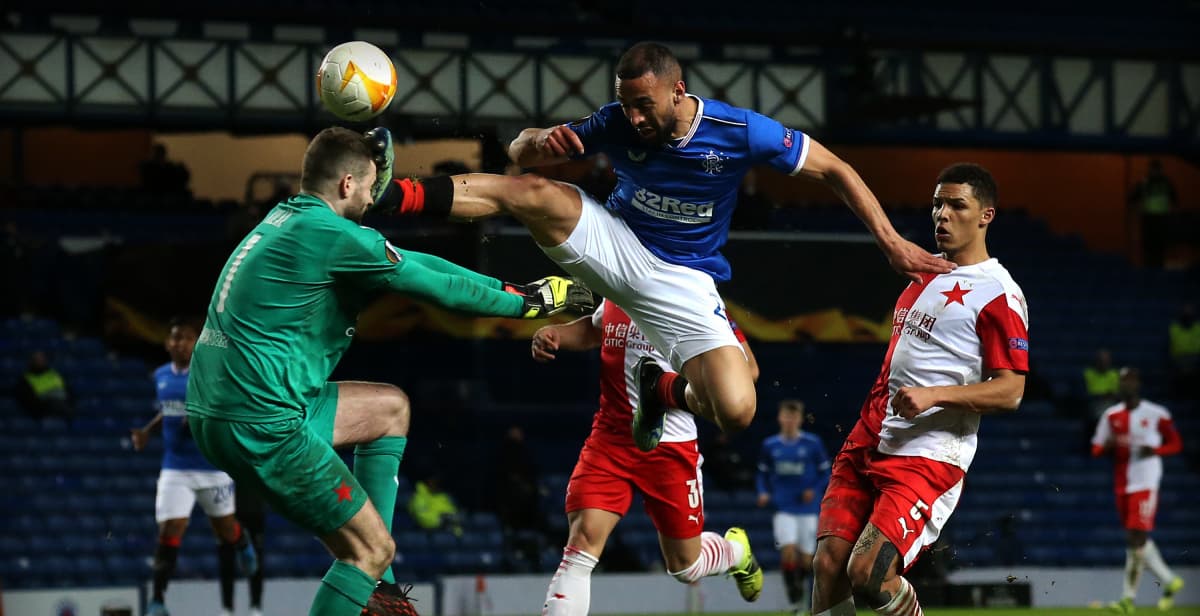 ¡De cárcel! Plancha a la cara del portero del Slavia Praga