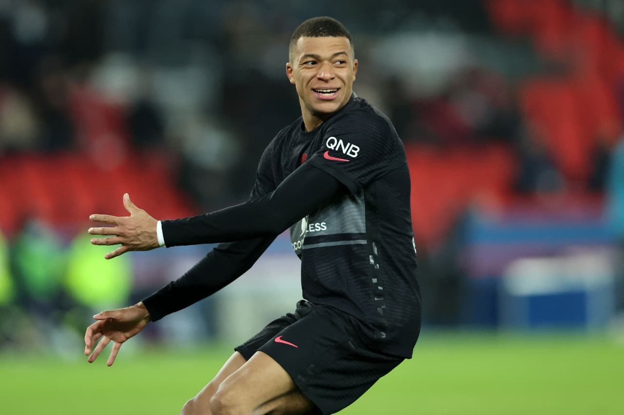 PSG no quiere complicar su liderato y de la mano de Kylian Mbappé caminan a la victoria 2-0 sobre el Stade Brestois.