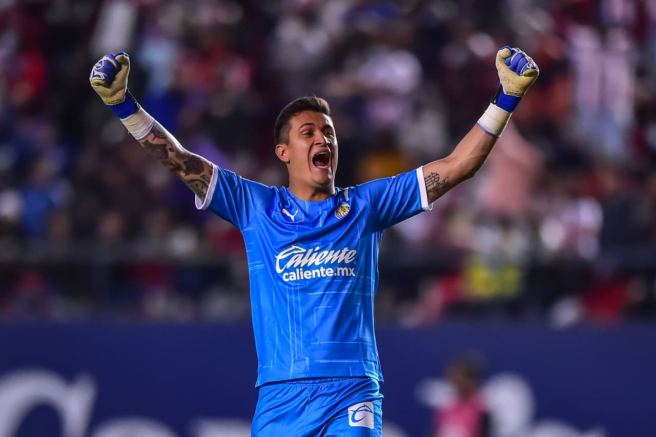 Leaño respira… Chivas tuvo una bravía reacción en el segundo tiempo y rescató el empate tras un inicio desastroso que Atlético de San Luis no supo sostener.