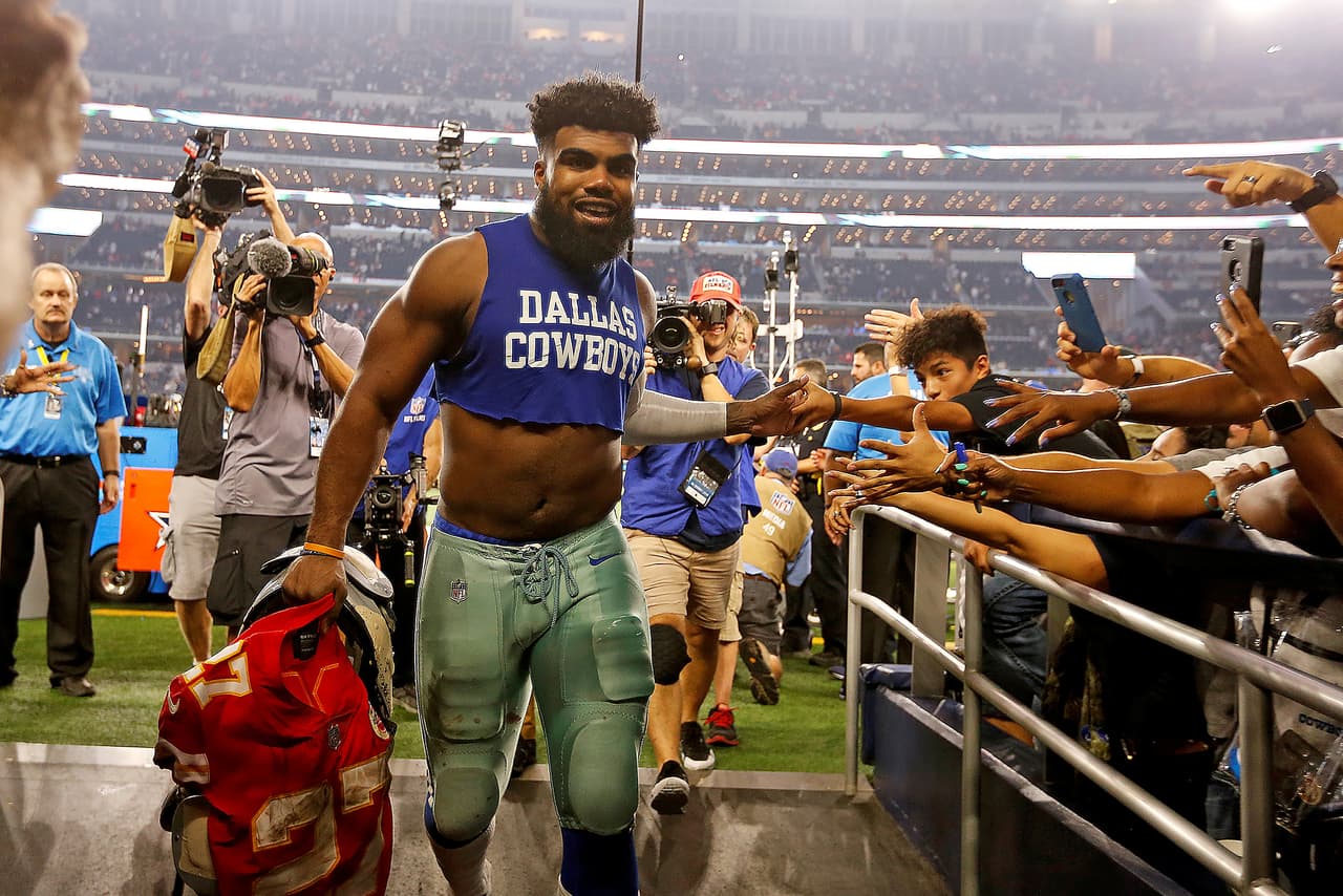 Dallas Cowboys running back Ezekiel Elliott walks off the field to the locker room after a 2017 NFL week 9 regular season game against the Kansas City Chiefs, Sunday, Nov. 5, 2017 in Arlington, Texas. The Cowboys defeated the Chiefs, 28-17. (James D. Smith via AP)