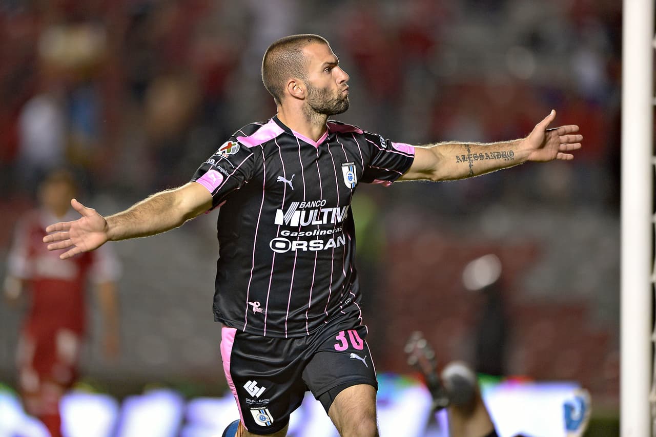 Villa señala que tendrá una dura competencia en el ataque de Gallos Blancos