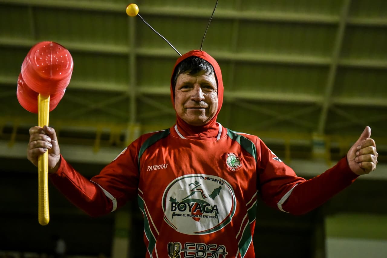 Incluso, en sitios diferentes a México, los hinchas han evocado al Chapulín Colorado para apoyar a sus equipos locales.
