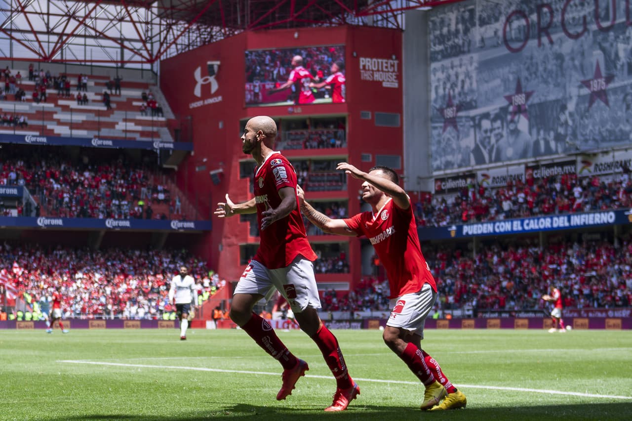 Toluca vino de atrás para vencer a los Xolos con goles de Carlos González, Jean Meneses y Camilo Sanvezzo.