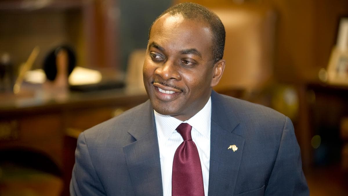 Alcalde de Búfalo bromea con el abandono de Brady a los Pats