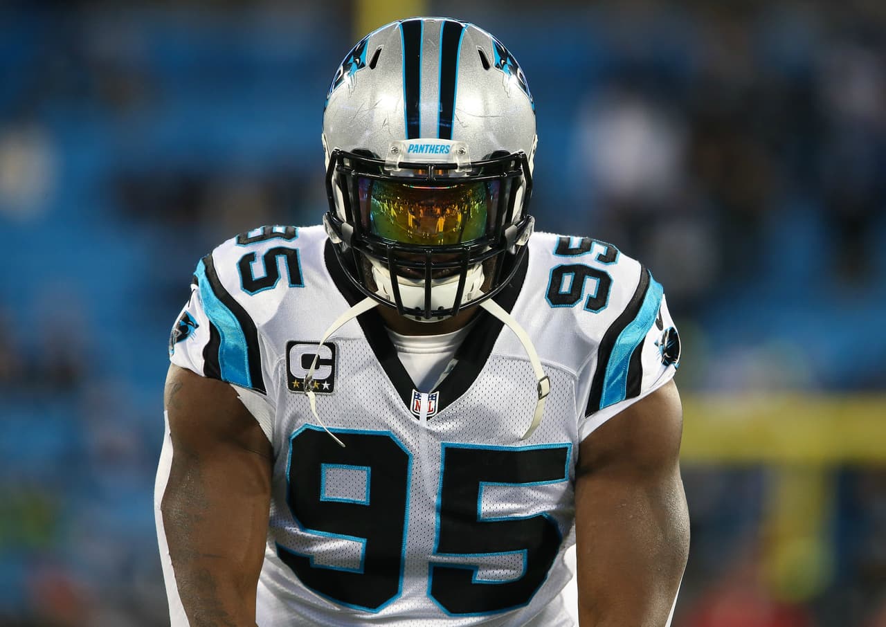 Carolina Panthers cortan al veterano ala defensivo Charles Johnson