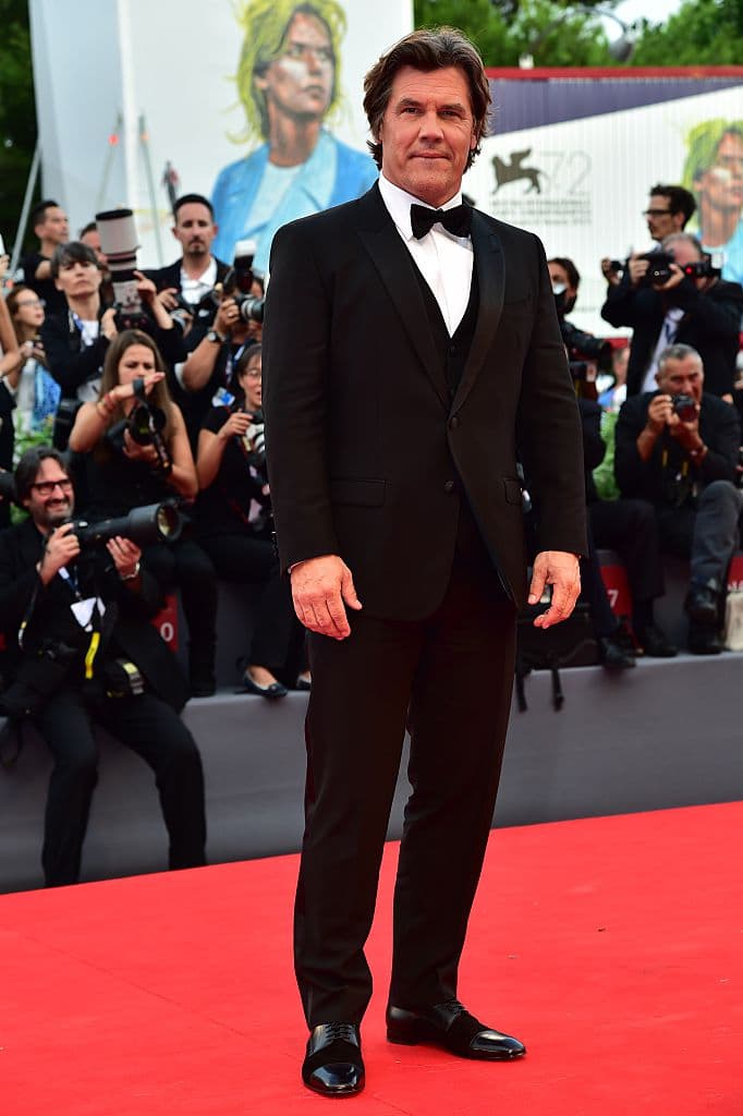 Grindhouse (2007) - Grindhouse es una película de terror dividida en 2 partes, una dirigida por Tarantino y la otra por Robert Rodríguez, siendo cada una de ellas de algo más de una hora de duración.
<br>