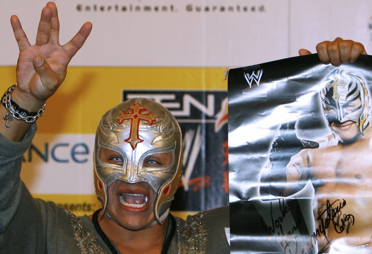 Es importante recordar que uno de los luchadores que abrió un valioso camino en WWE para los luchadores de ascendencia latina fue Rey Mysterio, también de ascendencia mexicana.