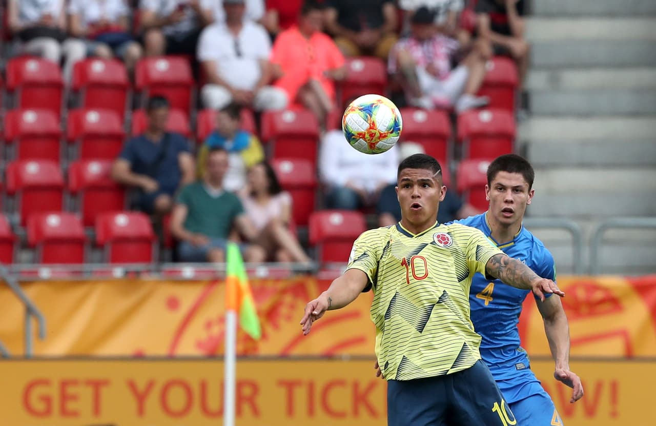 Para el segundo tiempo Ucrania comenzó presionando arriba y complicó a los Cafeteros, aunque por fortuna para ellos no llegó el 2-0.