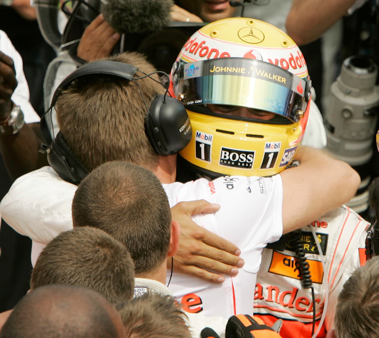 Los que fueron beneficiados con el Safety Car fueron Hamilton y Heidfeld que justo pararon las dos veces antes de que ocurriera el accidente.