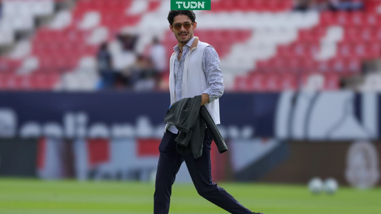 Aleco pide ayuda para encontrar aficionado que baila con gabán de Santos