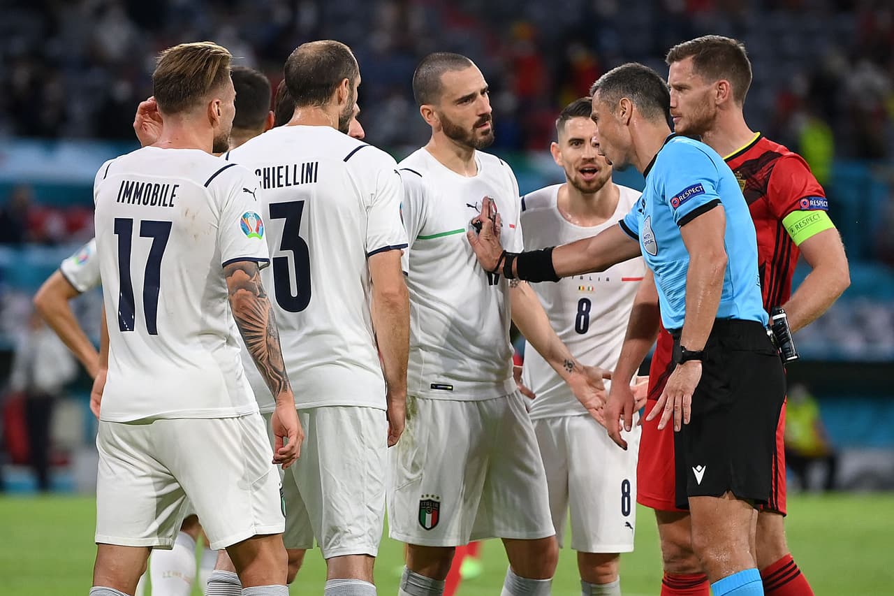 Con una extraordinaria primera parte, Italia consiguió tomar ventaja de dos goles y aunque Lukaku puso a Bélgica en el partido, los de Mancini supieron aguantar el marcador y meterse entre los cuatro mejores del torneo de naciones de la UEFA.