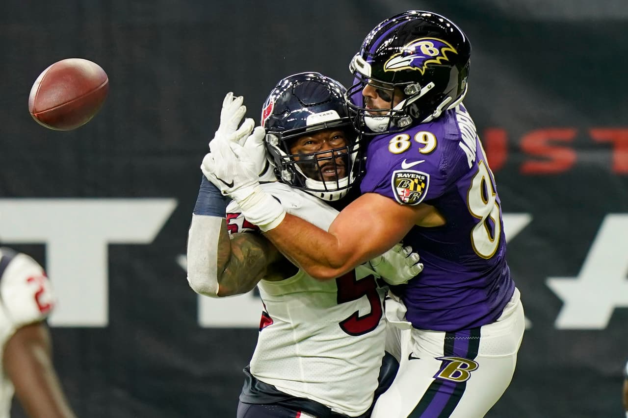 Baltimore maltrata a los Texans y se llevan el partido con un marcador de 33-16 a favor.