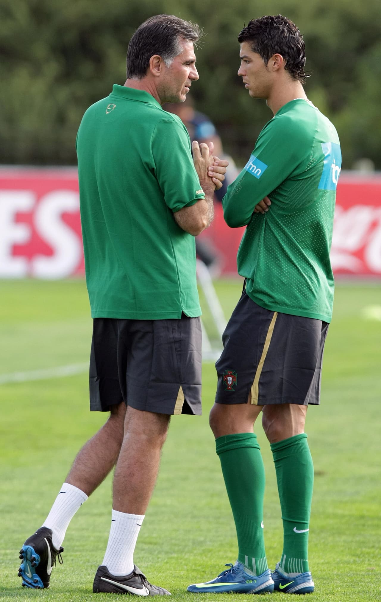 Tras la salida de Luiz Felipe Scolari de la selección de Portugal al finalizar la Euro 2008, Queiroz asumió las riendas de la escuadra ya comandada por CR7.