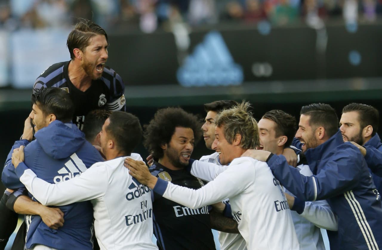 Real Madrid se impuso 4-1 en su visita a Celta de Vigo en el estadio de Balaídos, con lo que se ubica de líder solitario, con tres puntos de ventaja sobre Barcelona, a falta de una fecha del final de la Liga de España.
