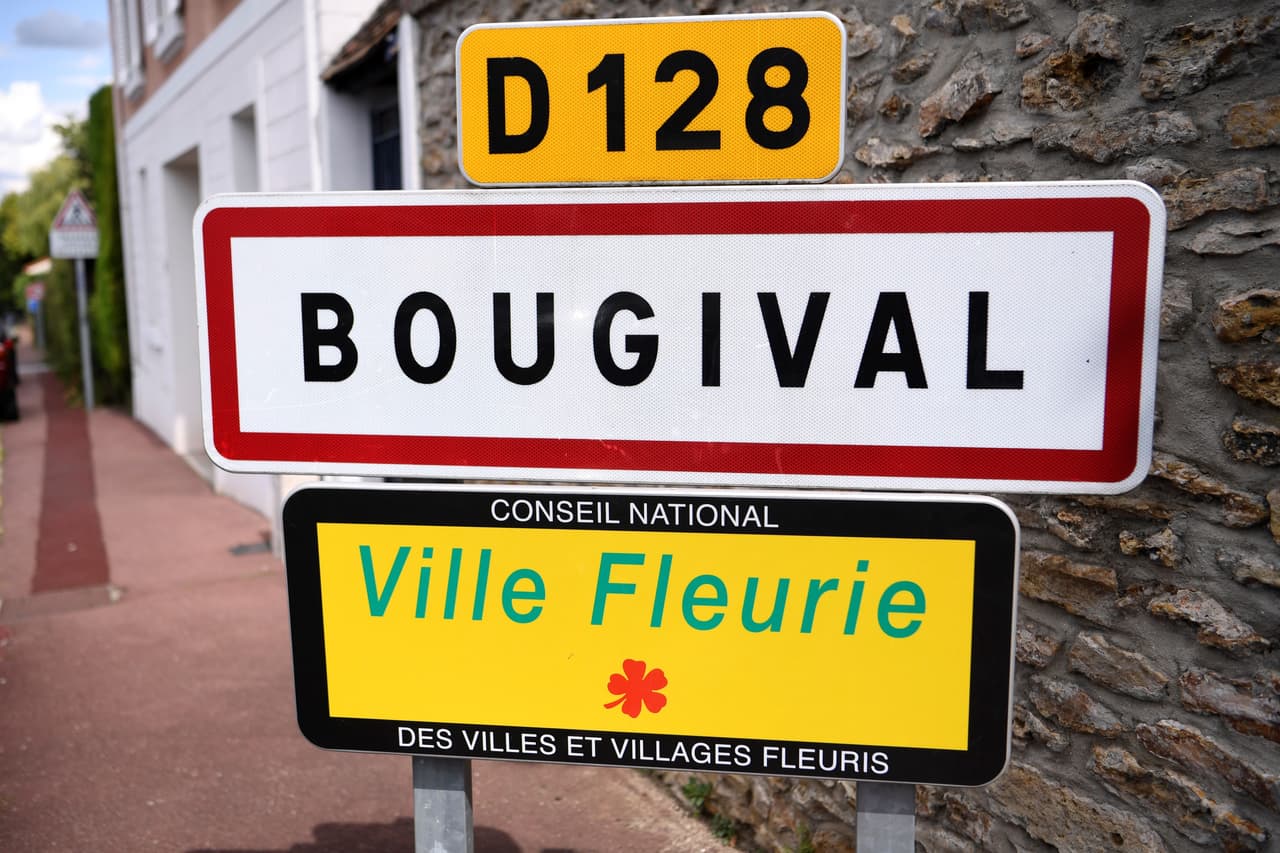 Como jugador del Paris Saint-Germain, Neymar vivió en una casa de lujo de cinco pisos y 5 mil metros cuadrados con alberca localizada en el barrio exclusivo de Bougival, en las afueras de la capital francesa.